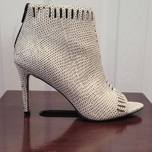 Loeffler Randall Pebbled Leather Peep Toe Sample Booties Size 7